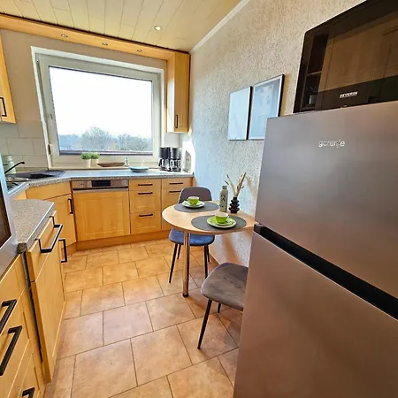 Business App In Zentraler Lage Mit 3 Schlafzimmern Für Geschäftsreisende Pendler Und Familien, Monteure Nähe Sz Apartment
