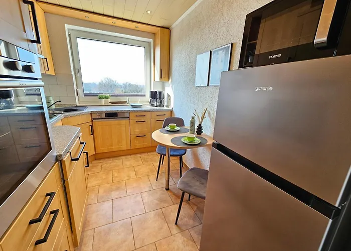 Business App In Zentraler Lage Mit 3 Schlafzimmern Für Geschäftsreisende Pendler Und Familien, Monteure Nähe Sz Apartment
